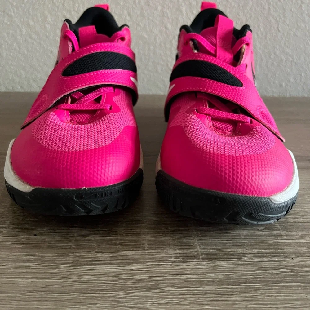 Nike Youth Girl’s Basketball Athletic Hot Pink Sneakers Shoes 3Y Pull On